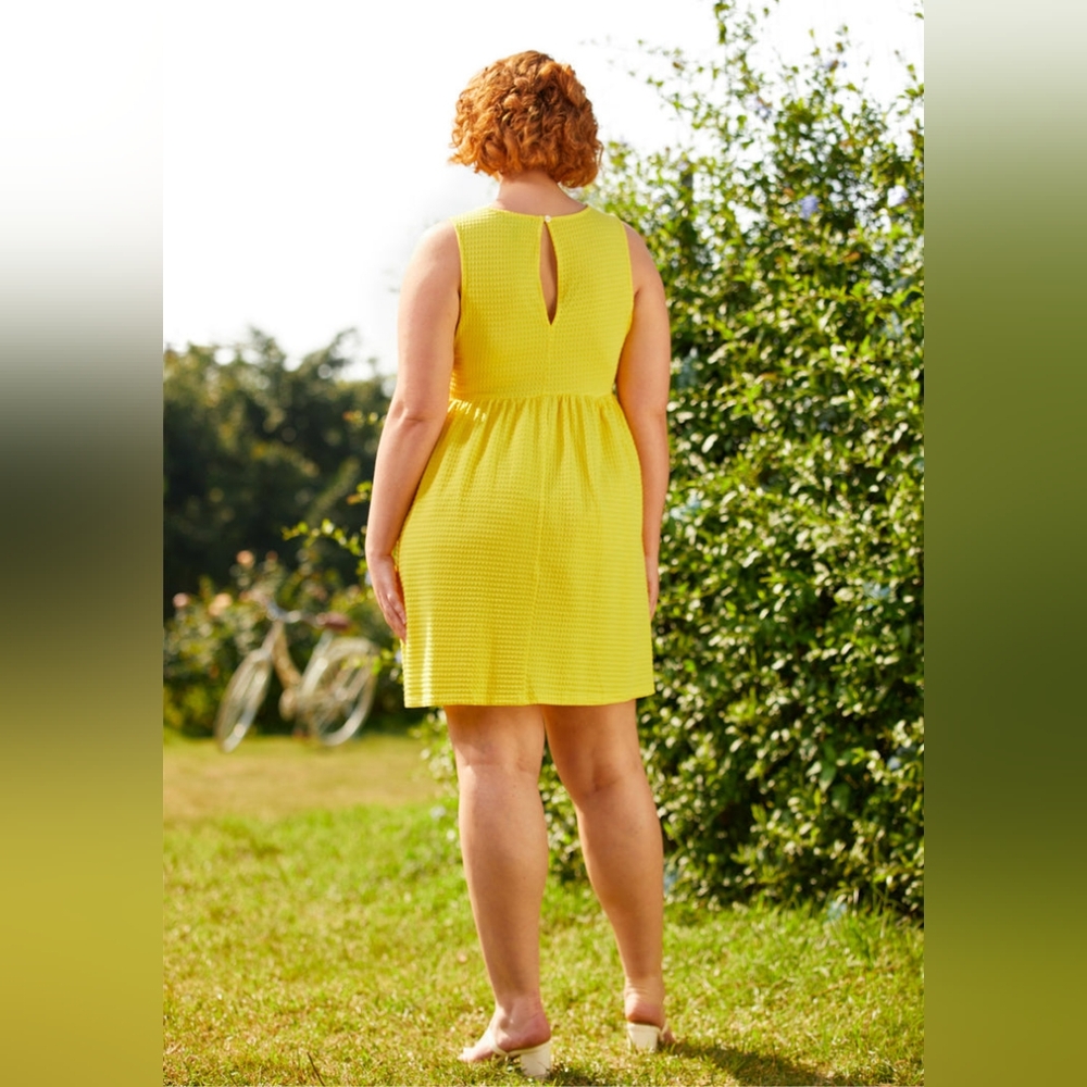 ModCloth Bright Yellow Sleeveless Textured Pocket Dress - Picture 2 of 8